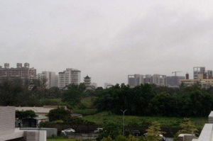 台南間歇性降雨 海邊雨勢比山區大