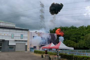 台南烏山頭水庫模擬恐攻搶救演練 無人機攜帶爆裂物發動攻擊