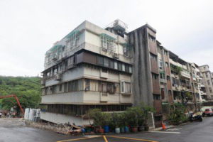 大直坍塌案25戶建物傾斜下陷 北市府9月25日起強制拆除