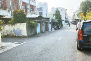 嘉市崇文街上下學難行 會勘取消分向線改善