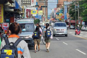 竹市光復路學生與車爭道景象曝 民代今會勘爭通學空間