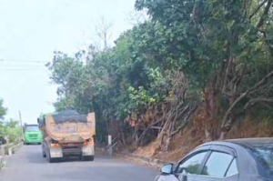 砂石車壓境輾壞八掌溪堤防便道路 南市北門居民怒吼