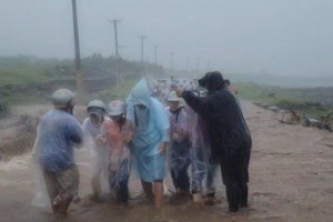 影／蘭嶼暴雨野溪暴漲！累積雨量57毫米 居民：很多路段淹水