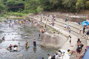 全桃唯一有救生員溪流水域 宇內溪戲水區6月開放門票50元