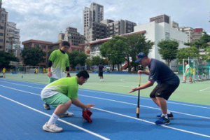 台鋼雄鷹教練不夠格帶北市青棒？ 議員爆：三商虎前投手也不合格