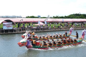 陸上「科技龍舟」有創意 竹縣龍舟賽10日在池和湖登場