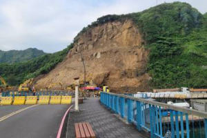 影／基隆走山明通車 縮時攝影曝從白天到黑夜不眠不休