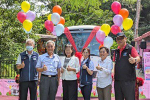 草嶺社區自營客運今通車 免開車可低價暢遊草嶺景點