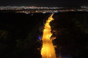 台中「藍色公路」路燈毀壞 市府全面更換重現絕美夜景