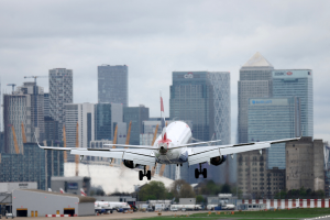 英航負責人：歐盟強推永續燃料恐打壓歐航空業競爭力