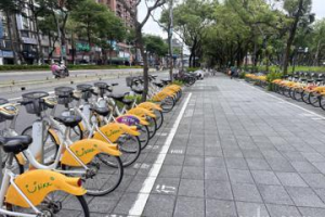 北市YouBike坐墊71°C裝遮陽板？ 新北：有樹蔭不跟進