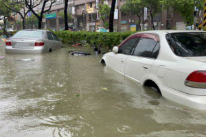 拖吊泡水車…傳不肖業者「趁水打劫」喊價1萬起跳 高市府要查