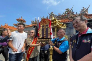 恭迎義民爺回祭典區坐鎮 新竹縣褒忠亭義民節祭典登場