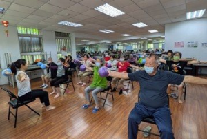 汐止茄苳裏銀髮據點動健康 96歲長輩來運動