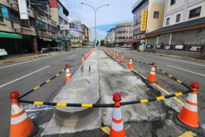 改善路口交通瓶頸 南投埔裏信義路分隔島縮水了