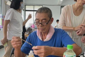 雙溪公所暑期親子手作課 男性巧手不輸女性