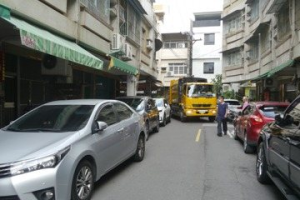 鳳山文西街停車困擾 居民叫苦