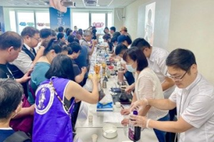 全國首創！視障咖啡師培訓成果展台中登場 視障咖啡調飲比賽突破自我