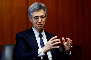 日銀副總裁重彈植田「鷹」調 暗示長期升息計畫不變