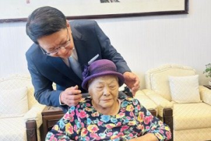 每日高鐵往返陪伴母親 總統府祕書長潘孟安母親過世享壽88歲