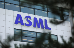 瑞銀調降ASML投資評級至中立 預期需求「正常化」