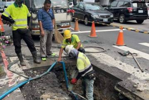 豐原成功路水管破裂搶修中 部分地區停水到今晚6點