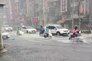 午後強降雨永康又淹半輪胎 南市水利局：雨歇1小時退水