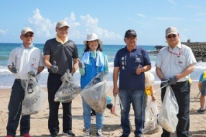 沙灘有愛垃圾不在 核二廠與萬裏公所秋節前淨灘