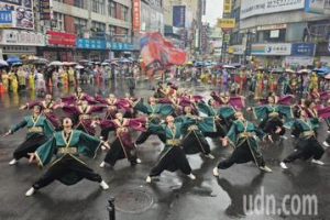 影／台中國際踩舞嘉年華首次移師豐原 舞者風雨無阻精彩表演