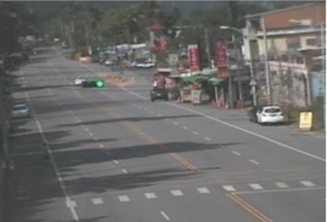 路上空蕩蕩...地震、風災及無連假影響 秋節蘇花車流量不及去年2成