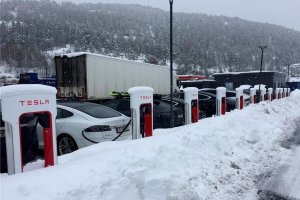 挪威創世界首例 電動車數量超越汽油車 柴油車銷量急降