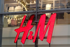 快時尚巨頭「H&amp;M」無法達成全年獲利目標 盤中股價重挫逾8%