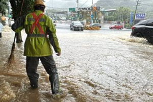 影／雨炸基隆！基金一路多處淹水 3級開設謝國樑取消行程坐鎮