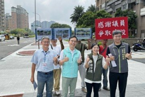 不再人車爭道 淡海新市鎮人行道增設機車彎