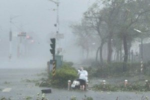 山陀兒強風豪雨襲南台 全台停電27萬餘戶