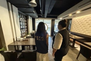 三民區韓式料理店鍋物爬滿蟑螂 高市衛生局出手了