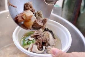 「雙B」美食饗宴 南市牛肉節逾千人大啖牛肉、啤酒